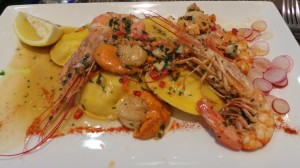 Gambas et Saint Jacques à la Plancha et ses ravioles